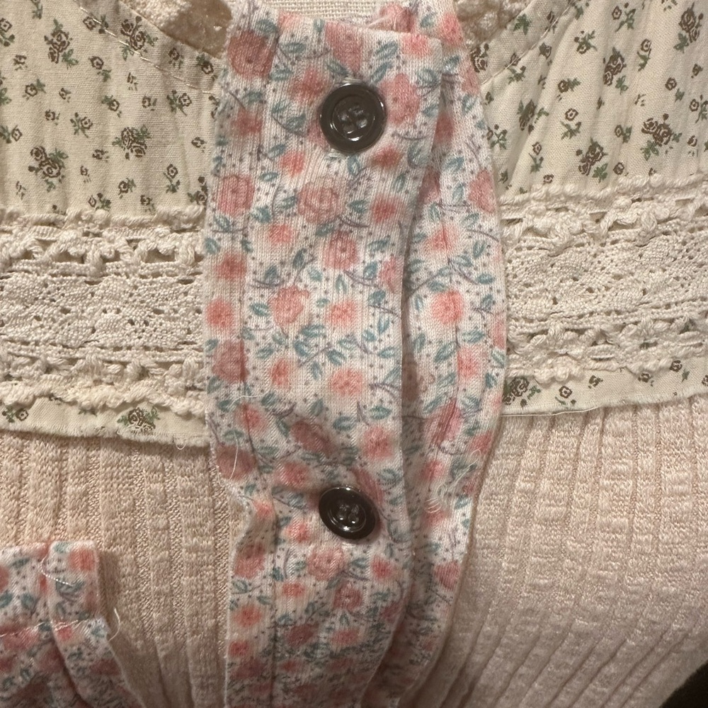 POL Button Floral Ruffle Blouse - Picture 5 of 7